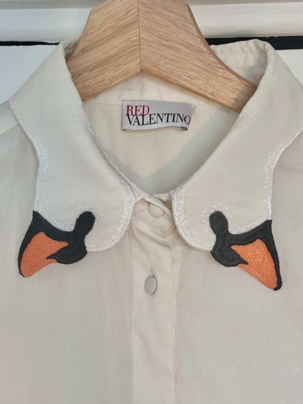 VINTAGE VALENTINO Fitted Button Up Swan Collar